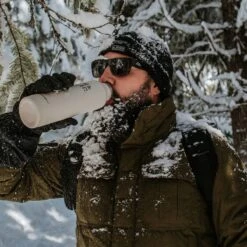 Earthwell Woodie Vacuum Bottle 650ml Pine / Sequoia Pine 12 Earthwell Woodie Vacuum Bottle 650ml Pine / Sequoia Pine -Camp Furnish Sales Store earthwell woodie vb lifestyle 001 4